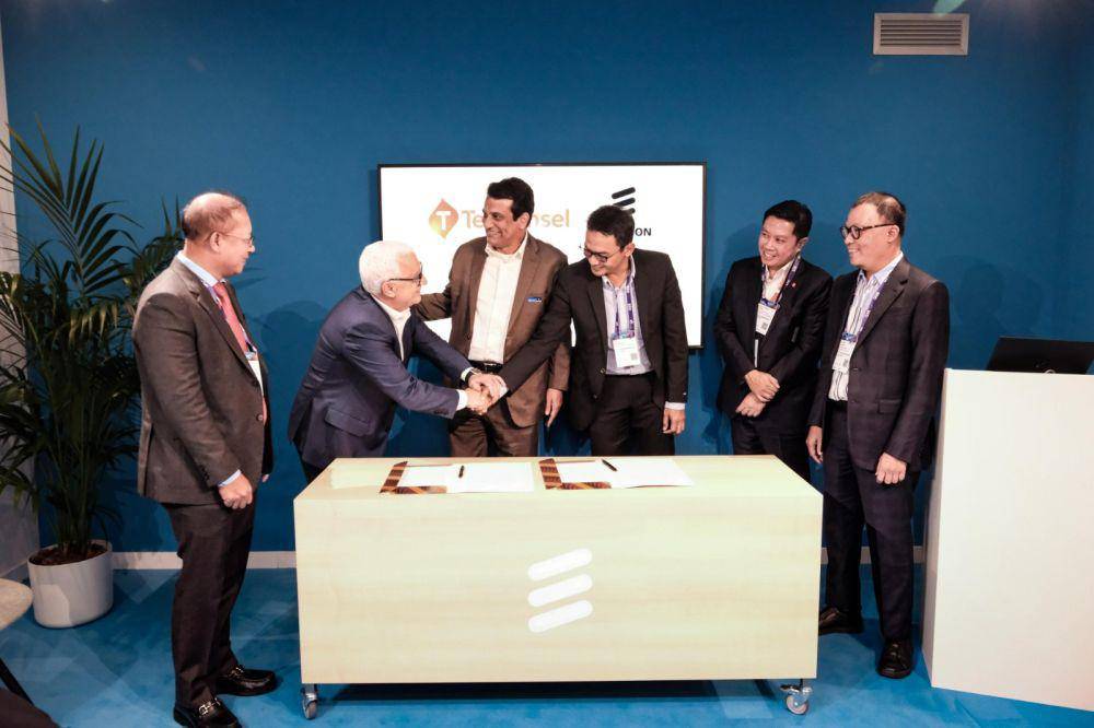 Telkomsel menjalin kolaborasi strategis dengan Ericsson dalam mengaktifkan fitur canggih Radio Access Network (RAN) Energy Efficiency. (Dok. Telkomsel).