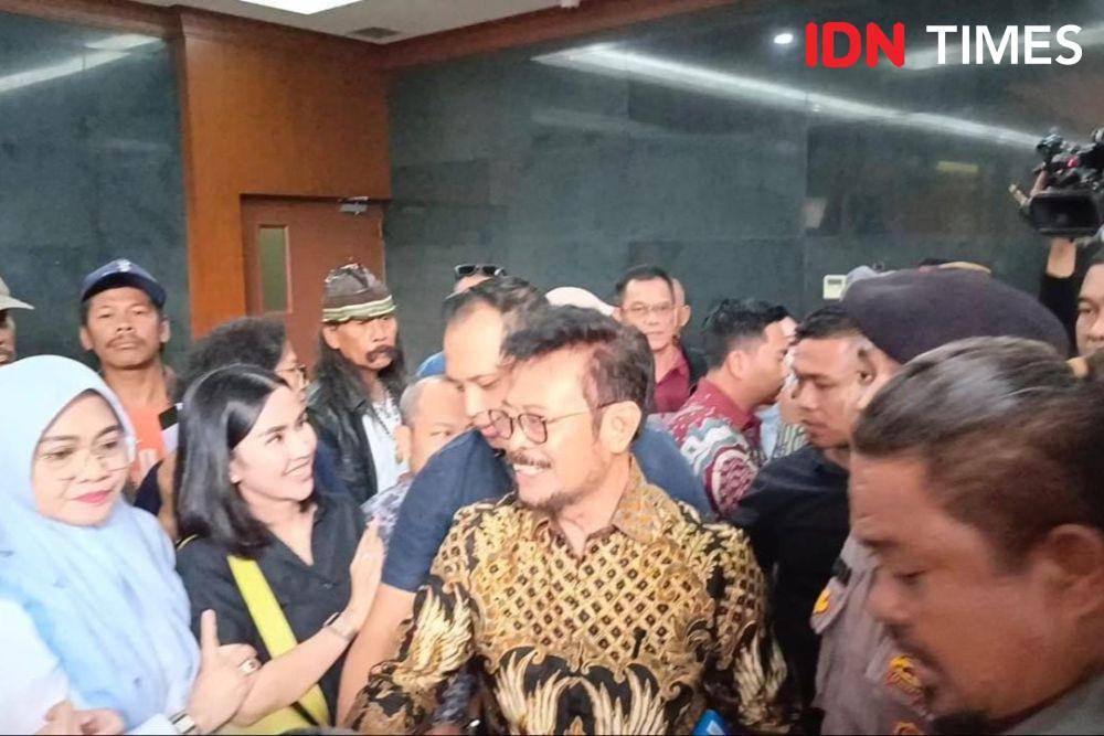 Eks Mentan Syahrul Yasin Limpo didakwa peras anak buah dan korupsi Rp44,5 M pada Rabu (28/2/2024). (IDN Times/Aryodamar)