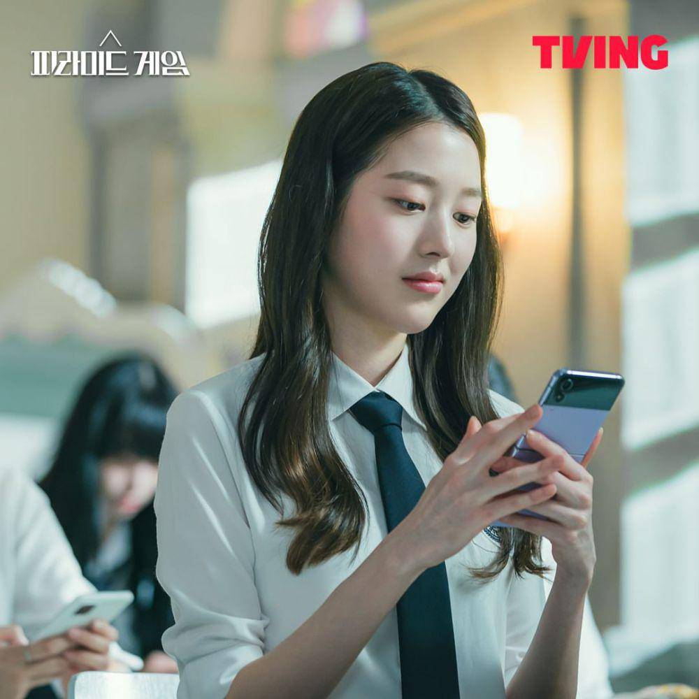 potret Jang Da Ah dalam drama Korea Pyramid Game (instagram.com/tving.official)