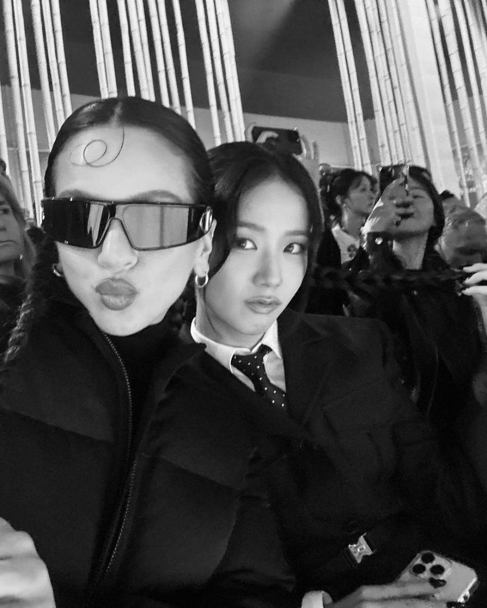 potret Jisoo BLACKPINK di DIOR Paris Fashion Week 2024 (instagram.com/sooyaaa__)