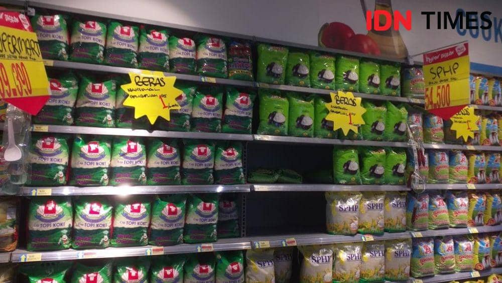 Beras yang dijual di toko retail Manado, Sulawesi Utara. IDNTimes/Savi