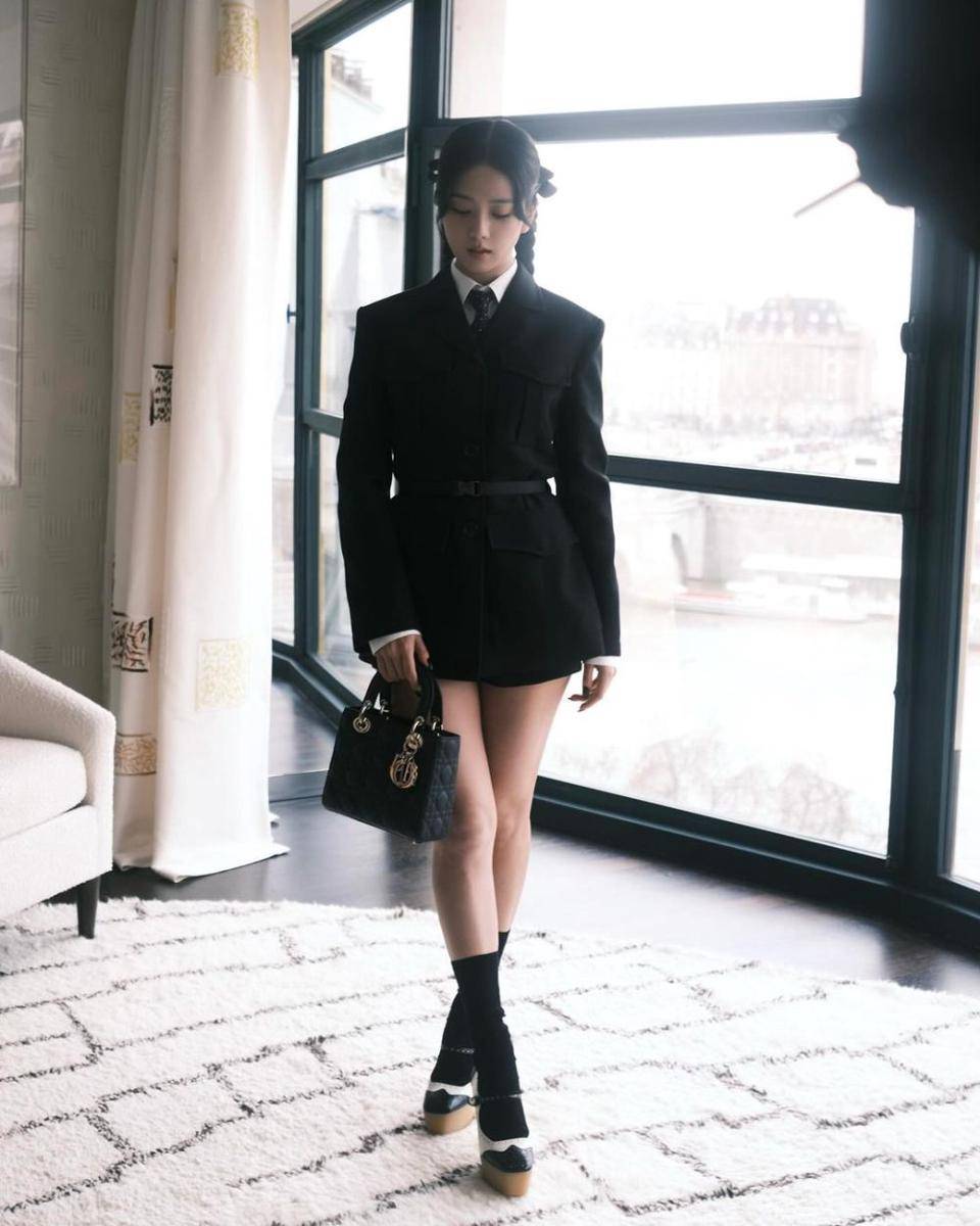 potret Jisoo BLACKPINK di DIOR Paris Fashion Week 2024 (instagram.com/sooyaaa__)