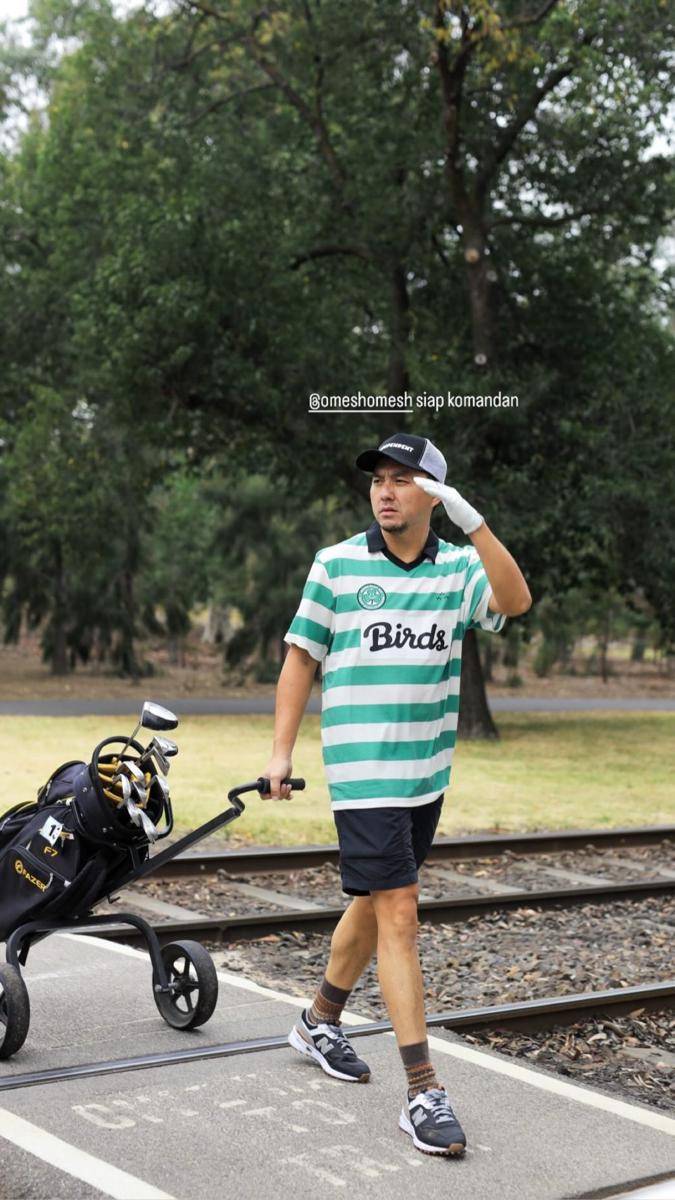 potret Surya, Gading, dan Omesh main golf di Melbourne (instagram.com/omeshomesh)