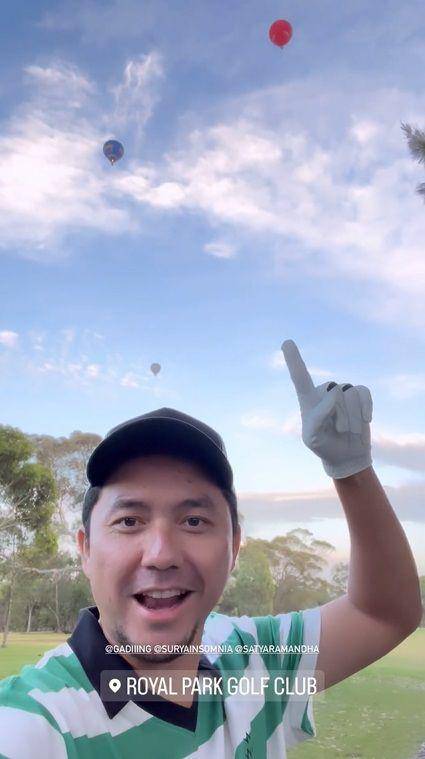 potret Surya, Gading, dan Omesh main golf di Melbourne (instagram.com/omeshomesh)