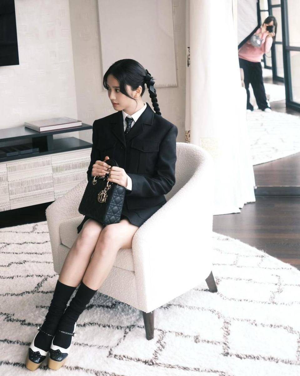 potret Jisoo BLACKPINK di DIOR Paris Fashion Week 2024 (instagram.com/sooyaaa__)