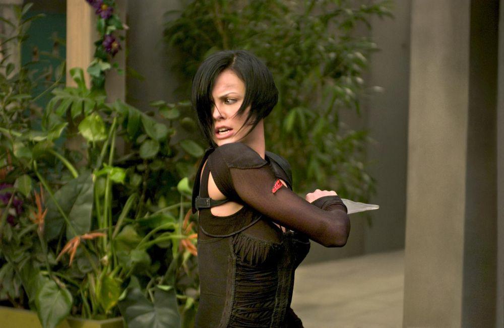 10 Film Aksi Terbaik yang Dibintangi Charlize Theron, Penuh Aksi!