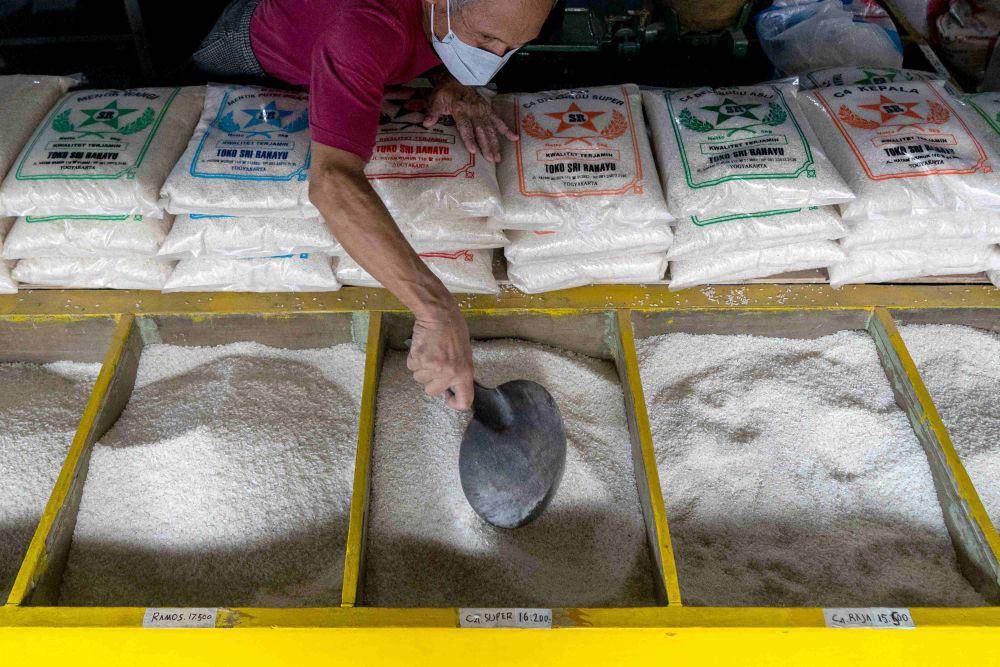 ilustrasi penjual beras di pasar (ANTARA FOTO/Andreas Fitri Atmoko)