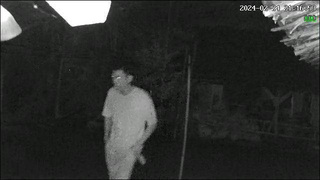 Rekaman CCTV detik detik pelaku mencuri celana dalam wanita di Ponorogo. IDN Times/ Istimewa