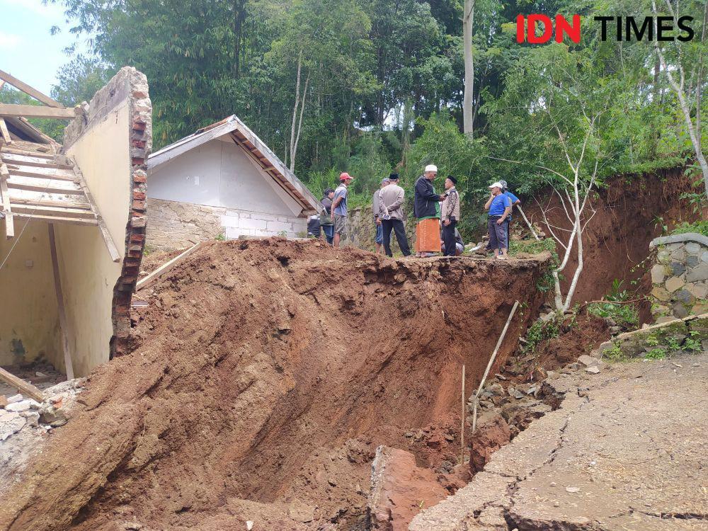 Pemkab Bandung Barat Tetapkan Status Darurat Bencana Pergerakan Tanah