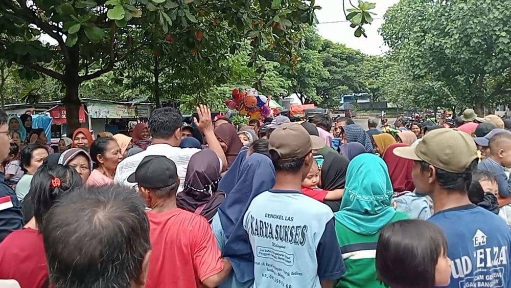 Kata Jokowi Harga Sudah Turun, Operasi Beras Masih Diserbu Warga