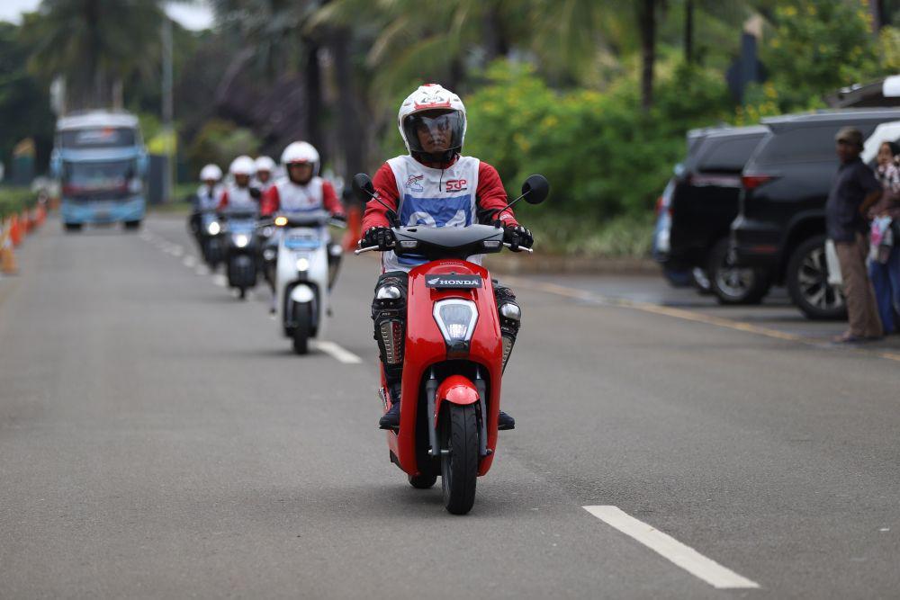 Distribusi Motor Listrik Honda EM1 e: per Bulan Capai 200 Unit