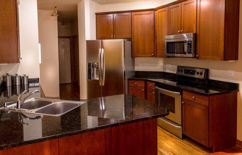 Ilustrasi lemari dapur warna motif kayu (pixabay.com/JamesDeMers)