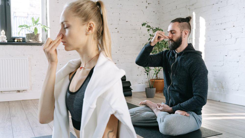 5 Manfaat Teknik Pernapasan Pranayama, Ampuh Kurangi Stres!