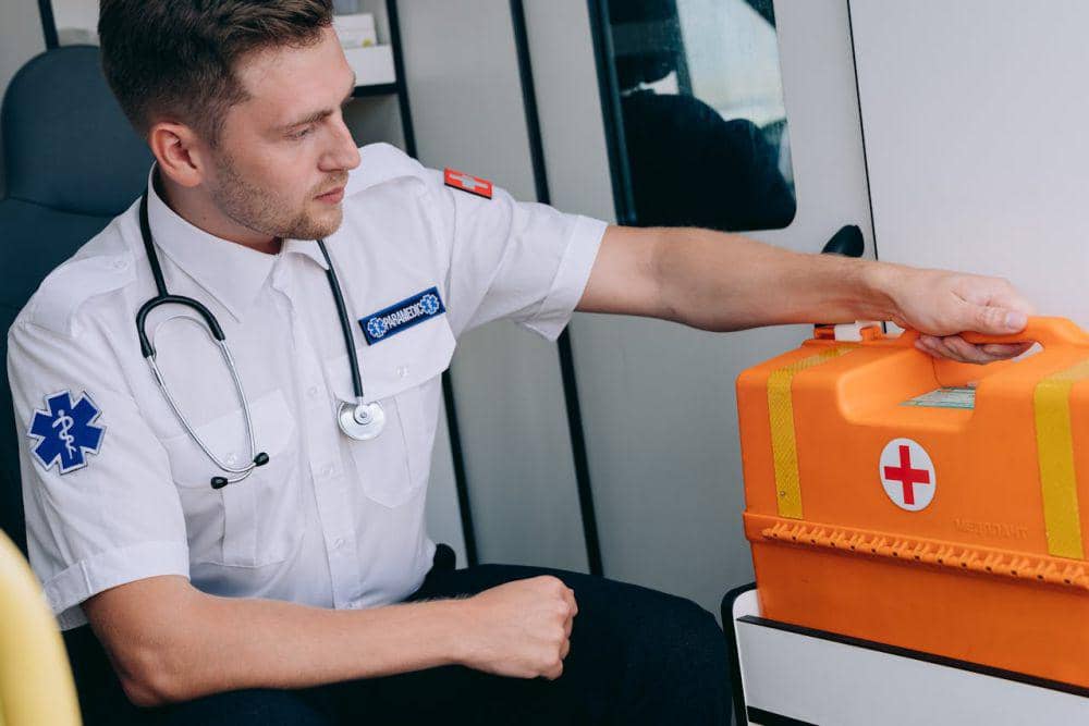 potret kit pertolongan pertama (pexels.com/Mikhail Nilov)