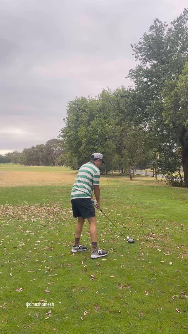 potret Surya, Gading, dan Omesh main golf di Melbourne (instagram.com/satyaramandha)