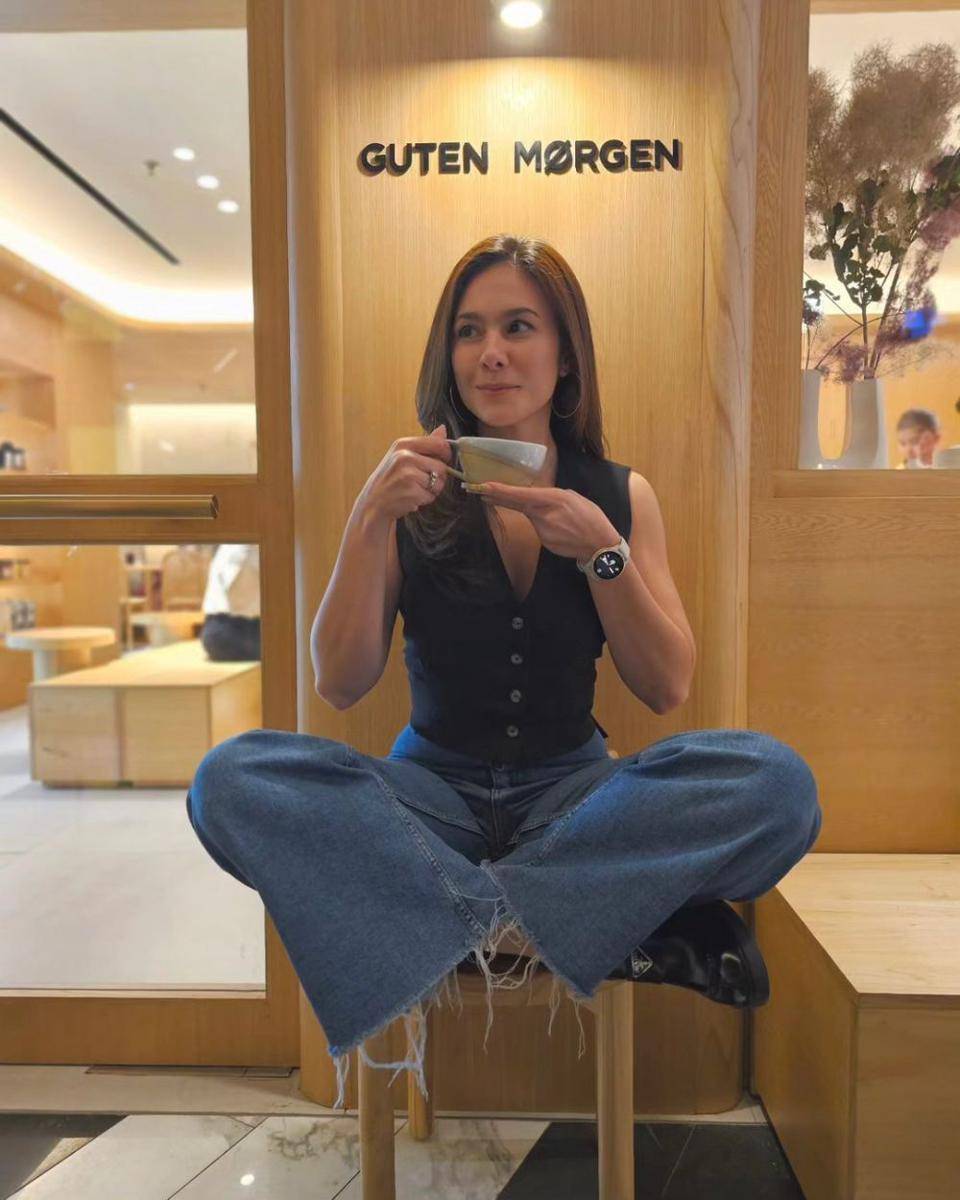 ide gaya semi formal Wulan Guritno (instagram.com/wulanguritno)