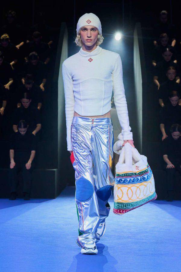 Casablanca F/W '24 di Paris Fashion Week 2024 (instagram.com/crawfordmodels)