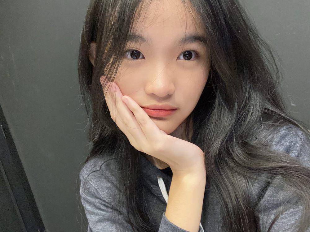 Erine JKT48 (x.com/cerine_jkt48)