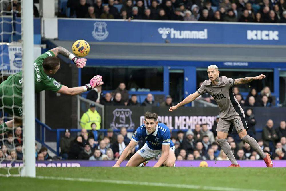 Everton melawan Tottenham Hotspur di Premier League 2023/2024. (premierleague.com)