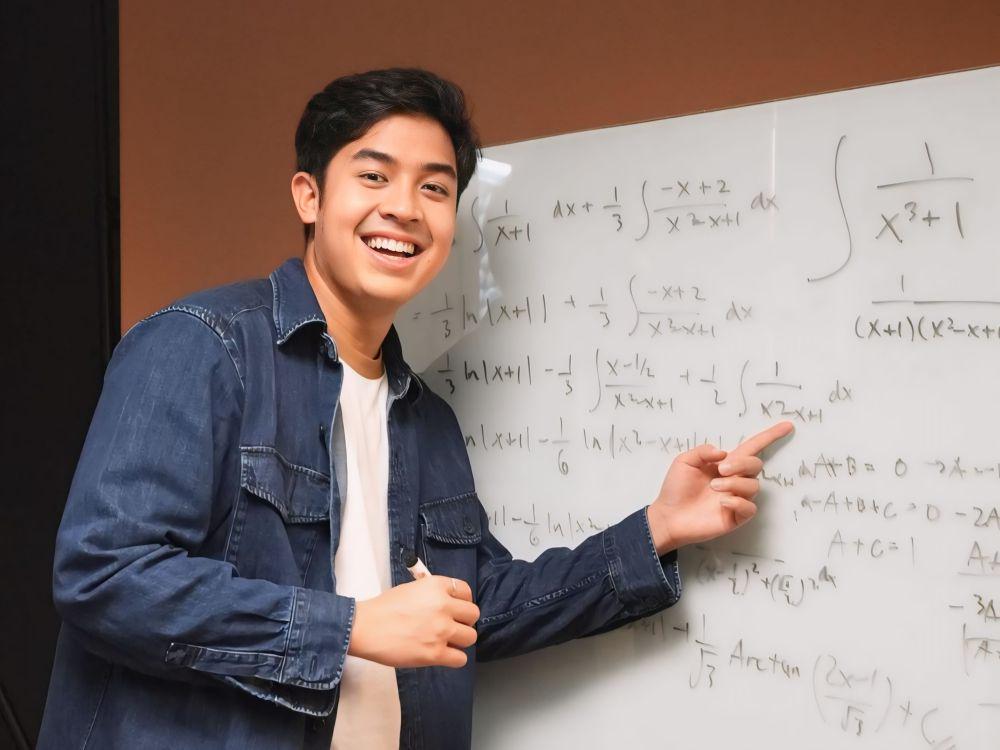 9 Meme Galau Cinta Versi Ilmu Pengetahuan ala Jerome Polin, Baper!