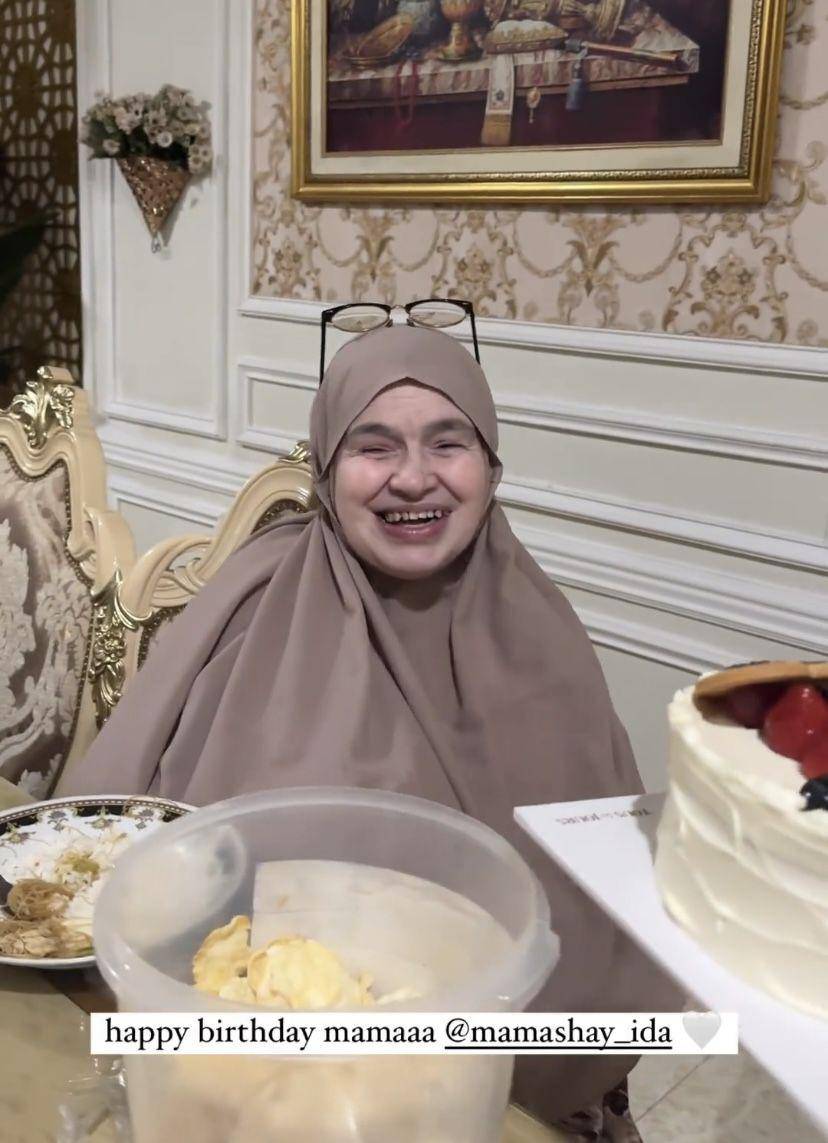 potret kejutan ulang tahun Ibu Fadil Jaidi (Instagram.com/dillaljaidi)