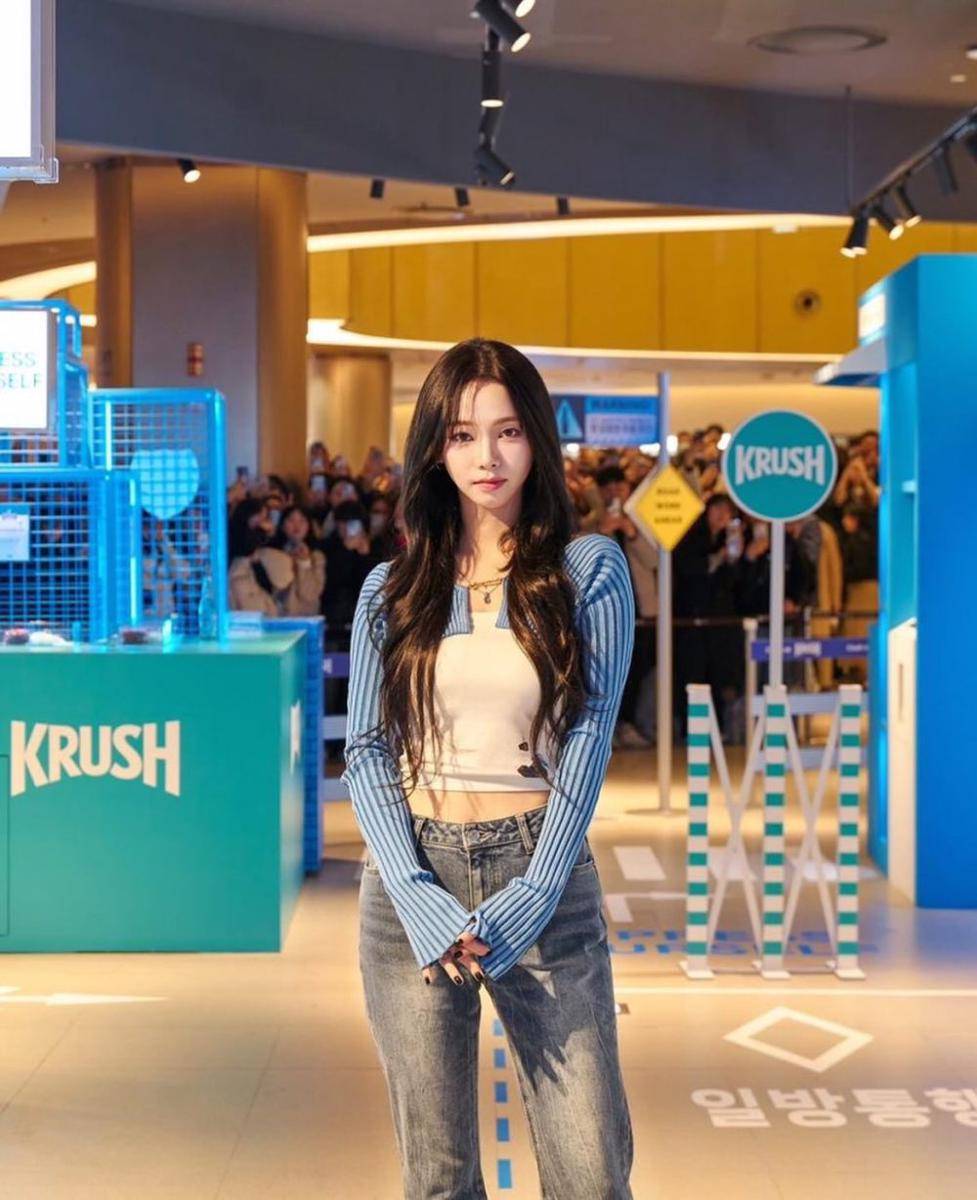 potret Karina aespa di Pop Up Store Krush (instagram.com/krush_beer)