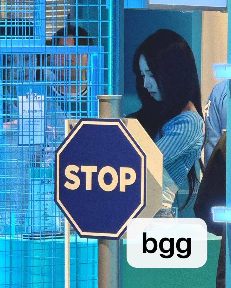 potret Karina aespa di Pop Up Store Krush (twitter.com/L97457963L)