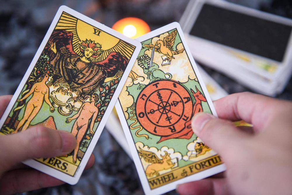 ilustrasi kartu tarot (vecteezy.com/Bigc Studio)