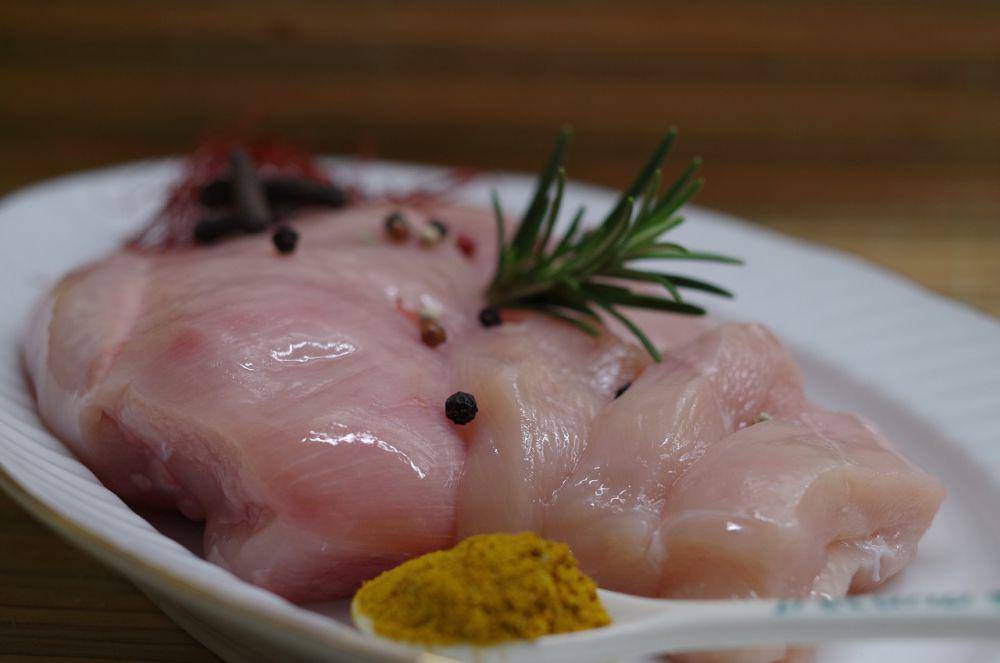 ilustrasi daging ayam (pixabay.com/Ajale)