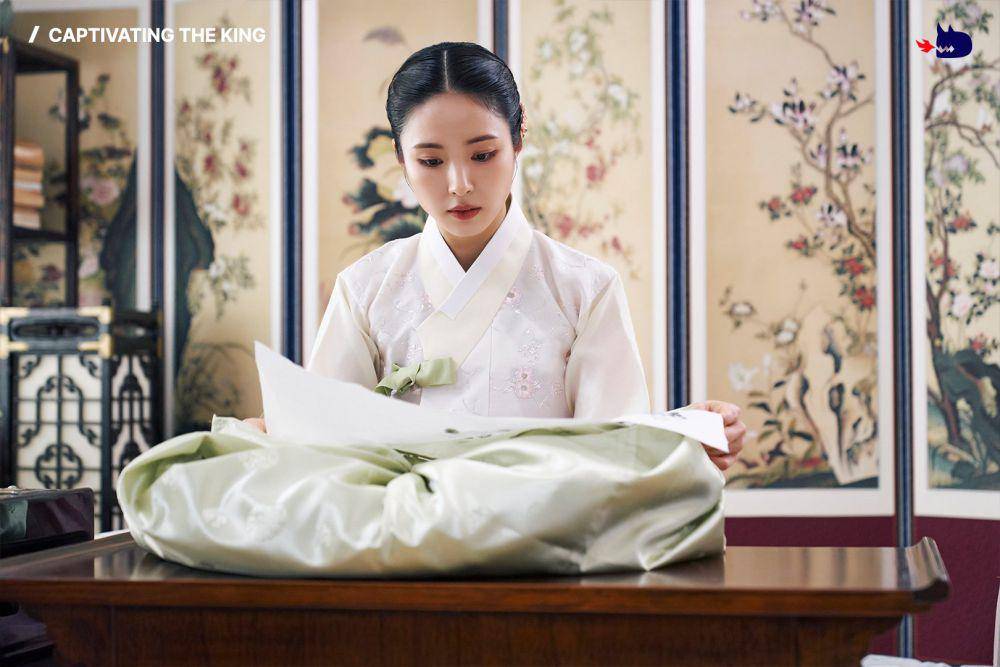 Shin Se Kyung di Captivating the King (twitter.com/studiodragonKR)