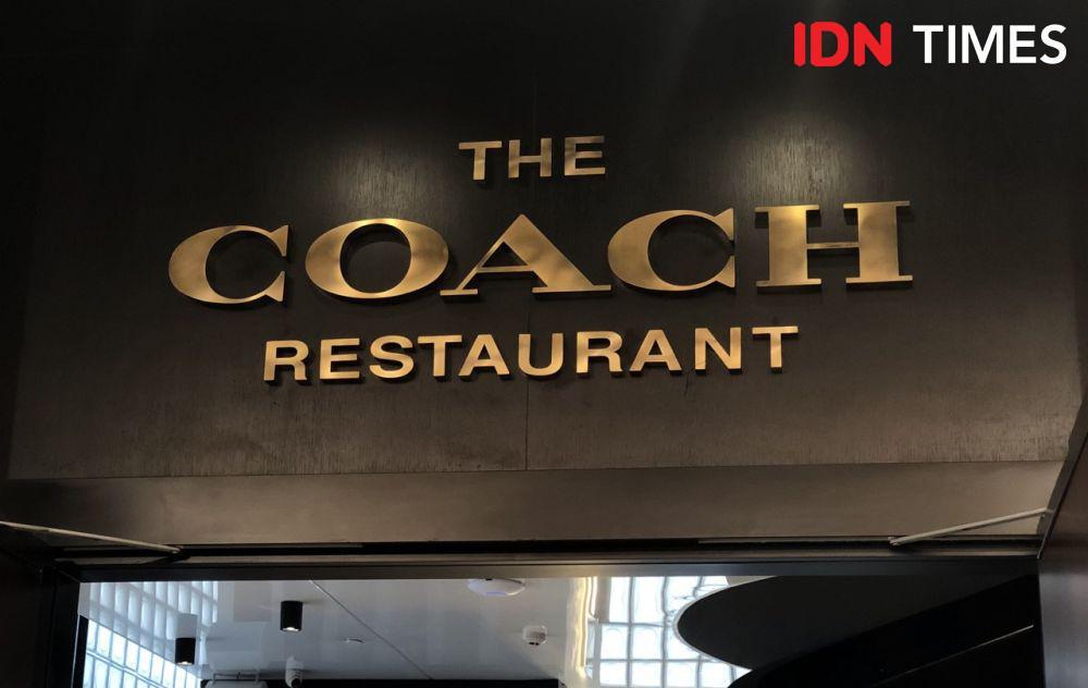 Review The Coach Restaurant yang Buka Pertama di Indonesia