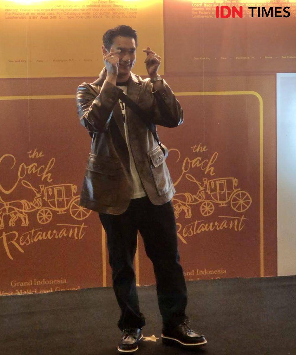 para artis yang datang di pembukaan The Coach Restaurant pada Jumat (1/3/2024) (Dok. IDN Times/Elizabeth Chiquita)