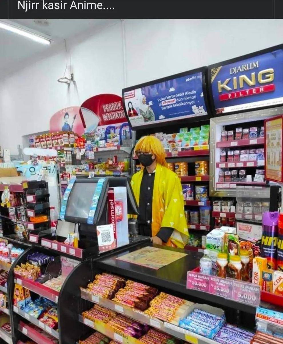 momen kejadian unik di depan kasir minimarket (instagram.com/agen.yntkts)
