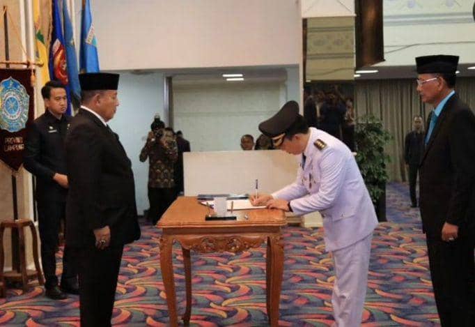 Kepala Badan Pengelola Keuangan dan Aset Daerah Provinsi Lampung, Marindo Kurniawan sebagai Penjabat (Pj) Bupati Pringsewu. (DOK. Pemprov Lampung).