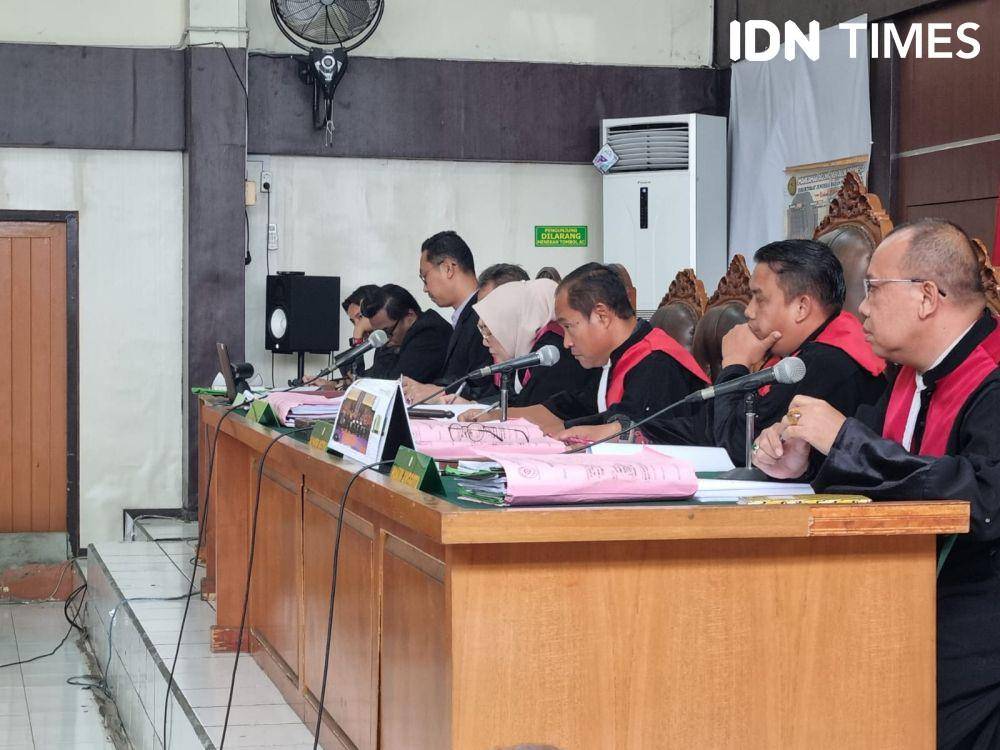 Sidang lanjutan dugaan korupsi kasus akuisisi saham PT SBS oleh PT BA melalui PT BMI (IDN Times/Rangga Erfizal)