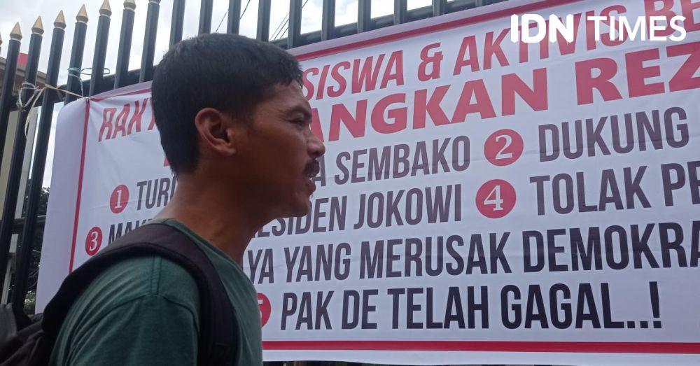 Spanduk Tumbangkan Rezim di Palembang Muncul Jelang Kedatangan Jokowi