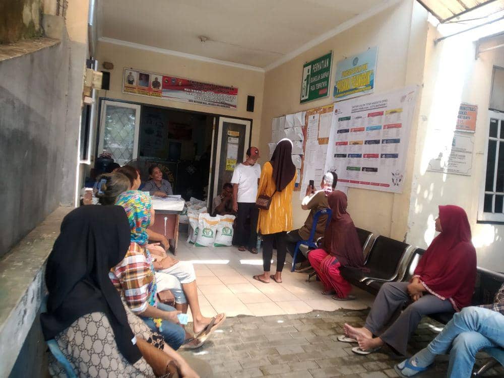 Penyaluran bantuan pangan di Kota Mataram. (dok. Istimewa)