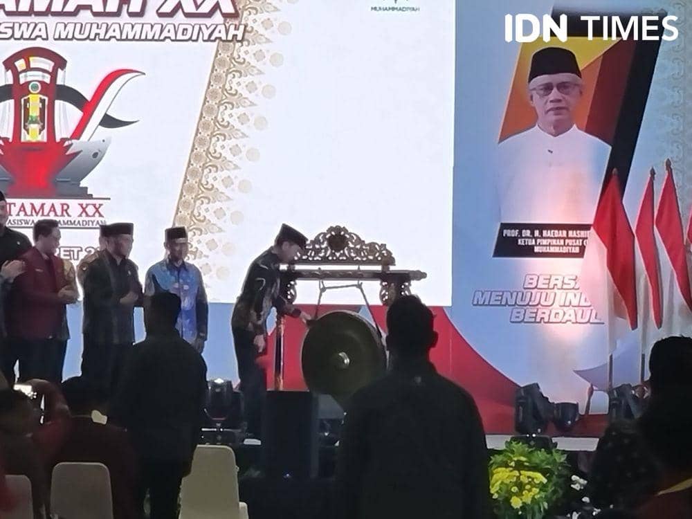Jokowi membuka mukthamar IMM di Palembang (IDN Times/Rangga Erfizal)