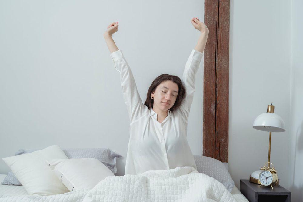 6 Cara Terbiasa Bangun Pagi Tanpa Alarm, Mulai Pelan-pelan!
