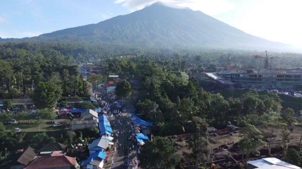 Gunung Agung di Kabupaten Karangasem. (Dok. IDN Times/Pura Agung Besakih)