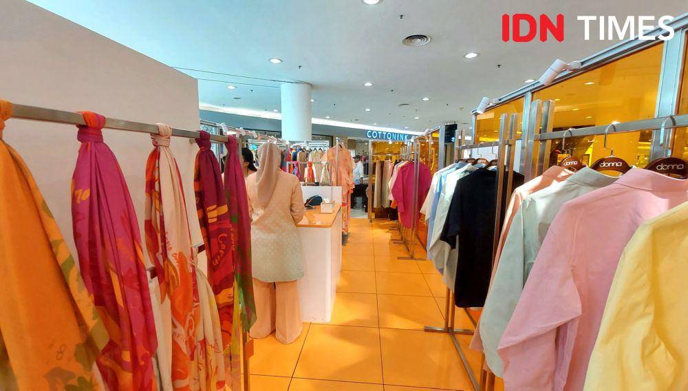 Peluncuran koleksi Madre oleh Caren Delano for Donna Prive ada Kamis (28/02/2024) di Mall Senayan City, Jakarta Selatan. (IDN Times/Jeremia Ananta)