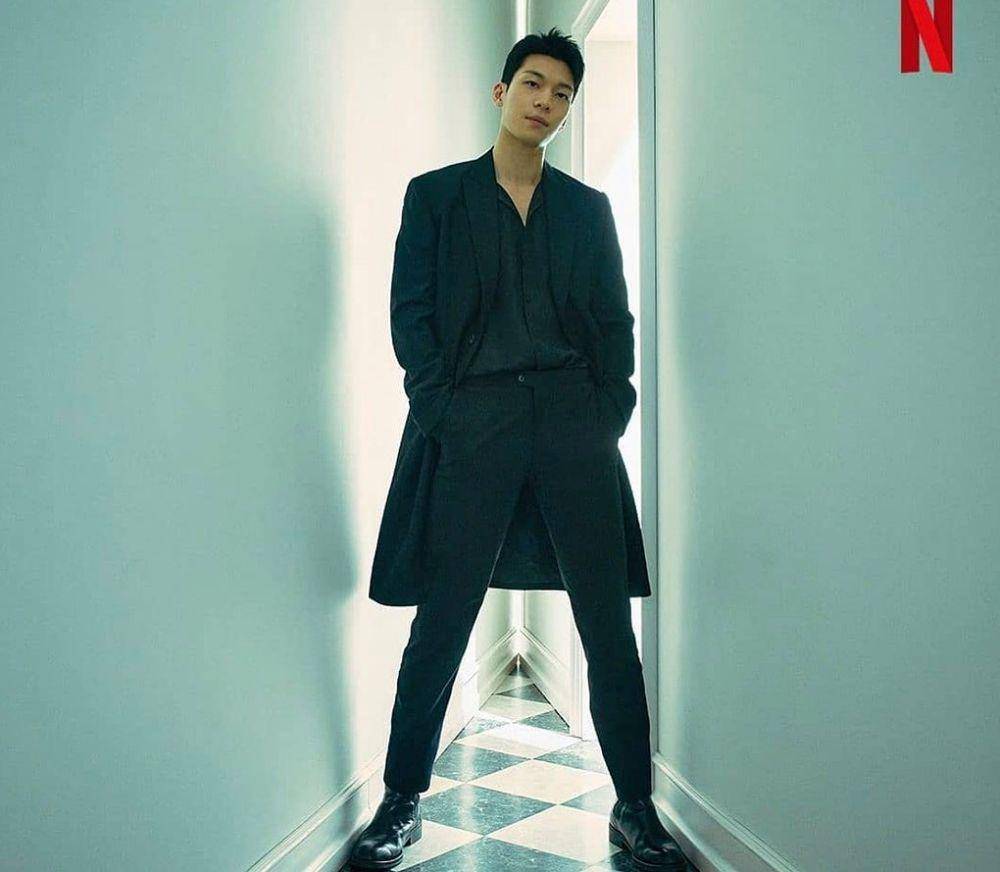 long coat ala Wi Ha Joon (instagram.com/wi__wi__wi)