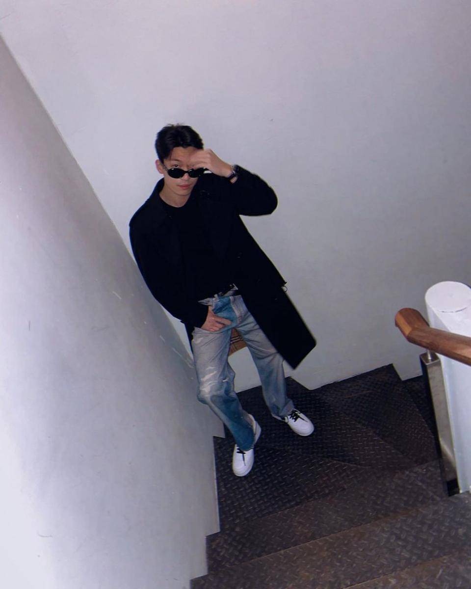 long coat ala Wi Ha Joon (instagram.com/wi__wi__wi)