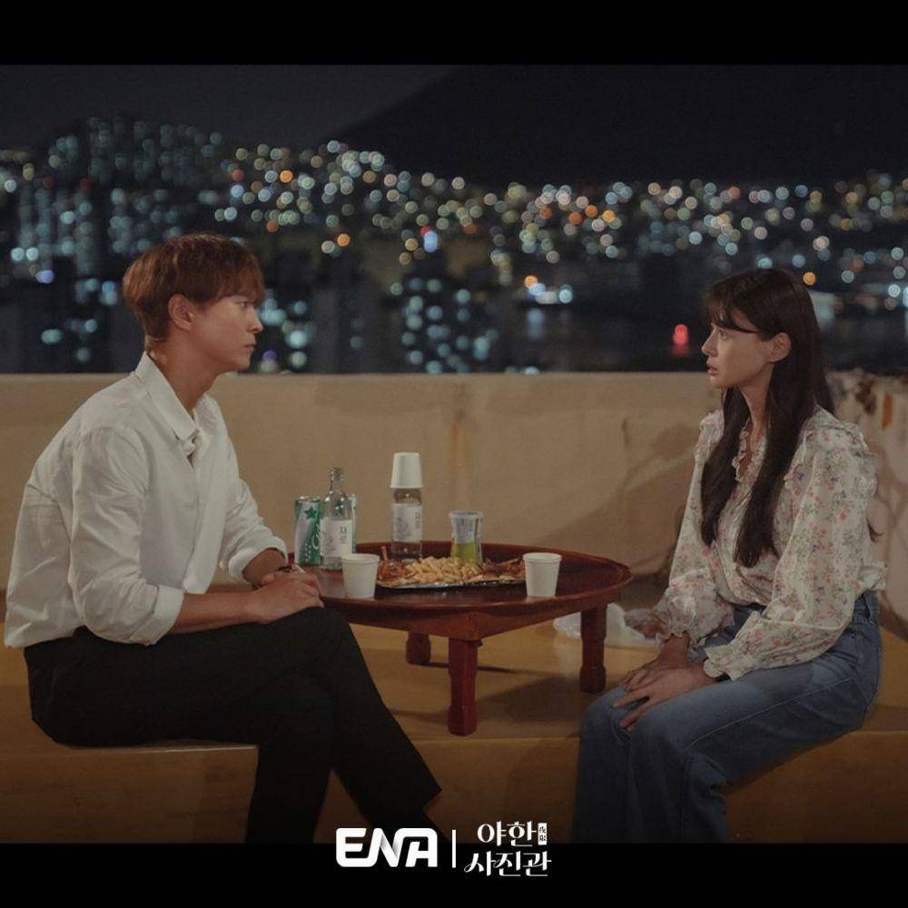 Kwon Nara dan Joo Won di drama Night Photo Studio (instagram.com/channel.ena.d)