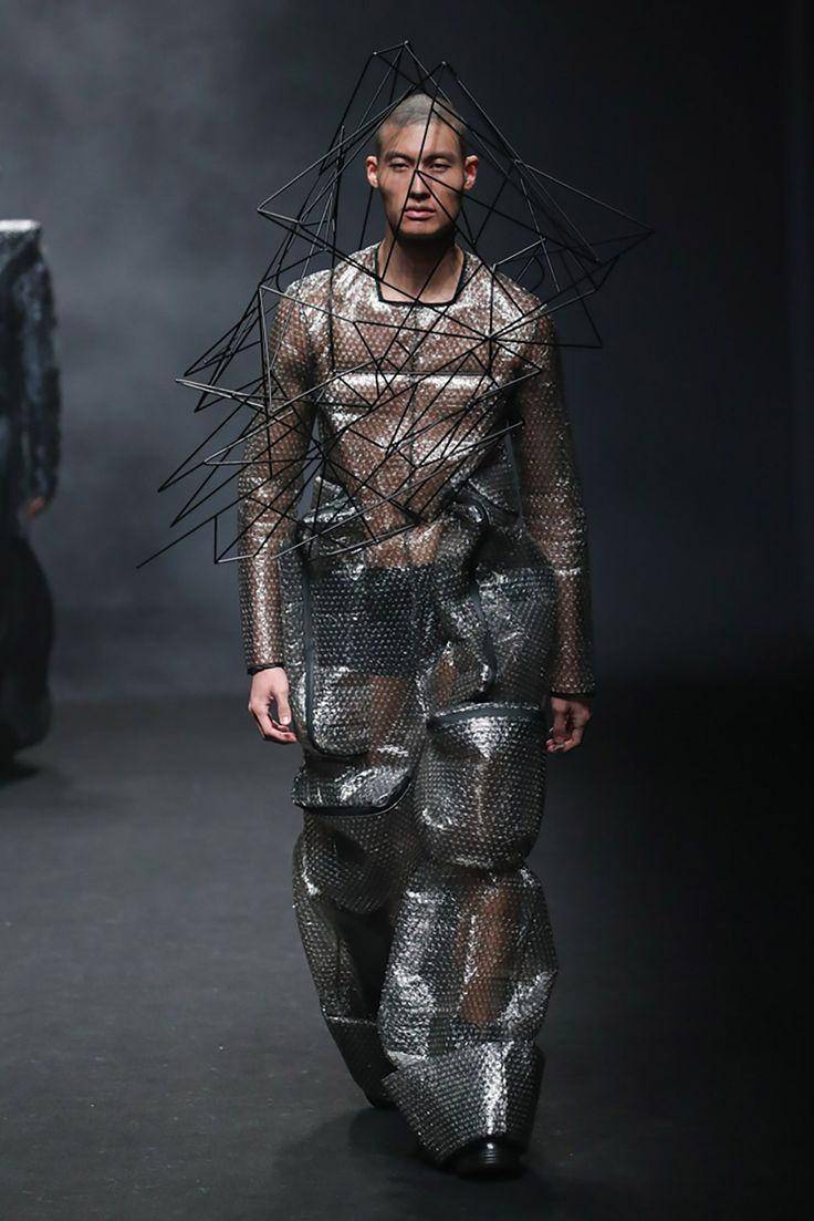 Avant Garde fashion (Pinterest.com/Vogue)