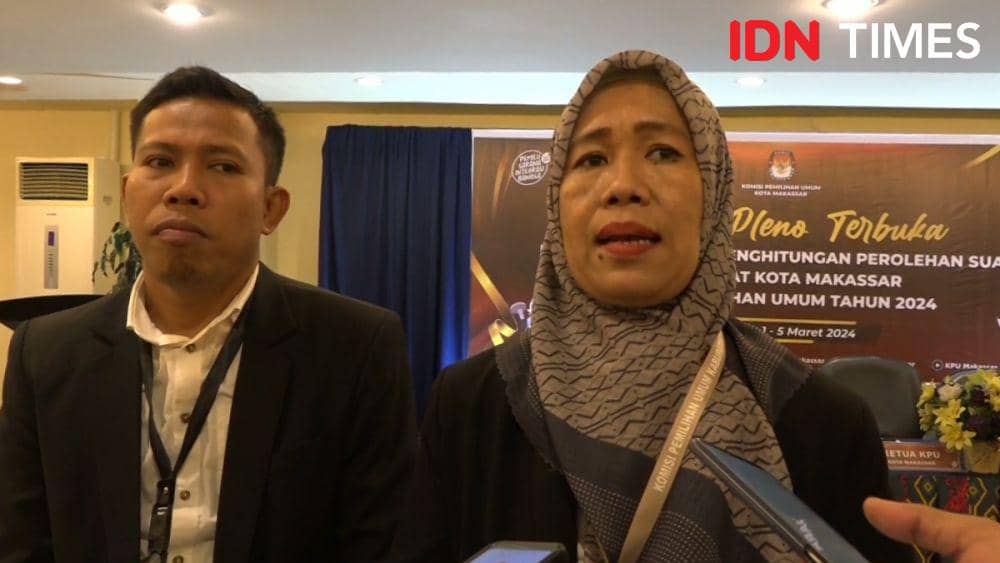 Anggota KPU Makassar Sri Wahyuningsih (kanan). (IDN Times/Ashrawi Muin)