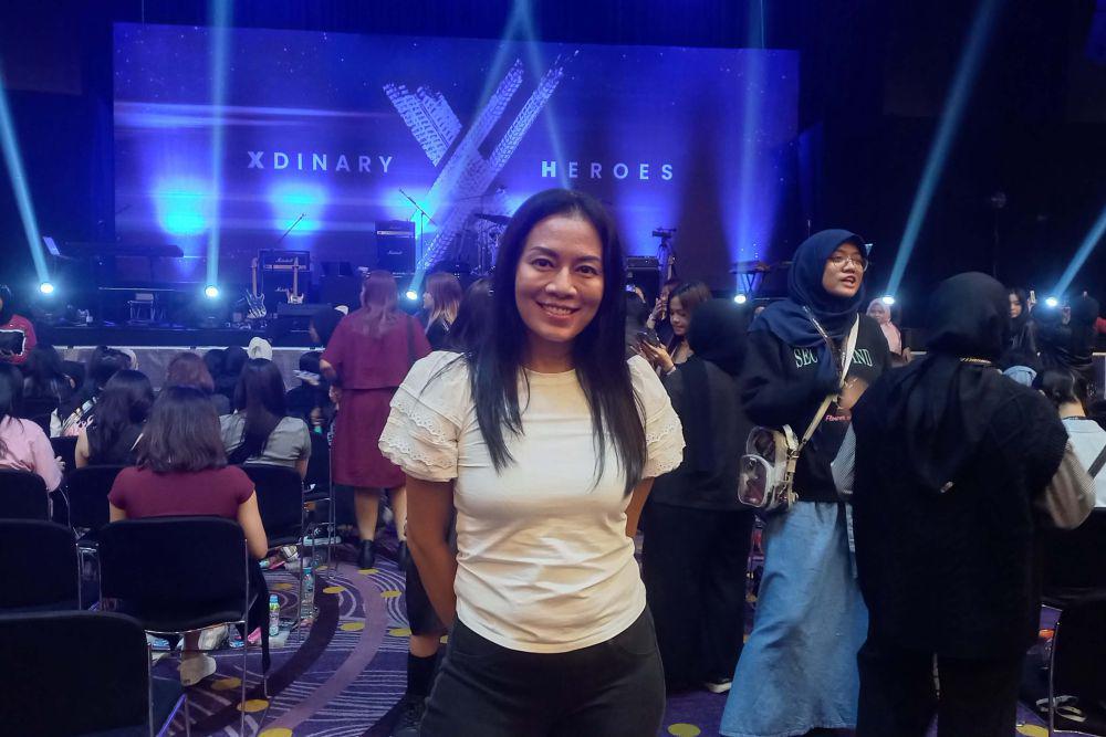 Dee Lestari Nonton Konser Xdinary Heroes, Fans Jooyeon Garis Keras