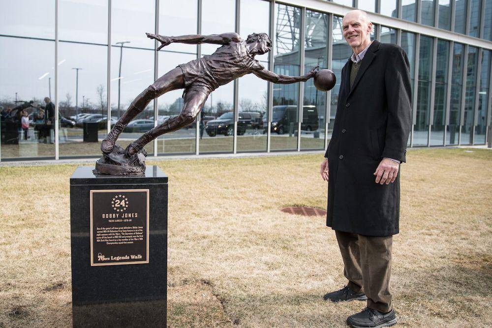 Bobby Jones (twitter.com/sixers)