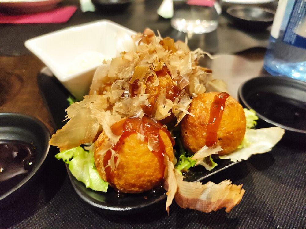 5 Cara Memasak Takoyaki Lezat dan Renyah ala Kaki Lima Jepang