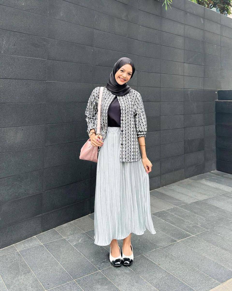 inspirasi outfit ngantor ala selebgram Febiola Nabila (instagram.com/febiolanabilaa)